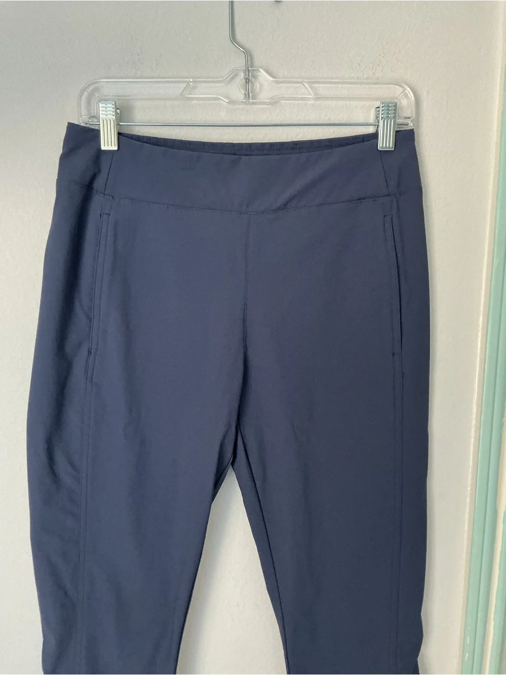 Columbia Women’s Navy Tapered Pants / Hiking / Travel Pants